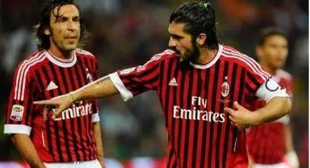 五大囧！瑞安·邓恩切入上空篮竟然飞了 目前4中0（惊现五大囧：瑞安·邓恩无人防守上篮竟打铁，暂时4投0中）