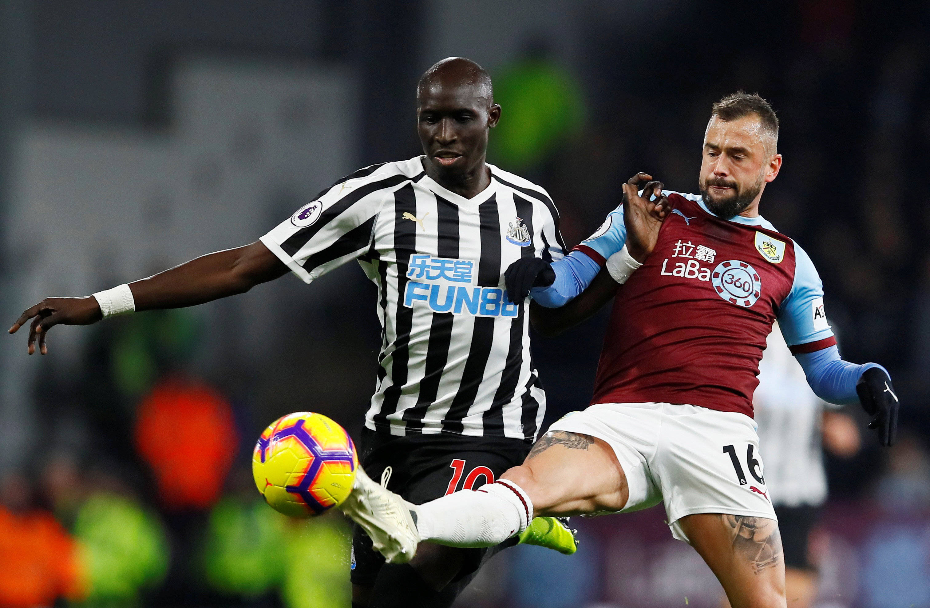 马丁内利：我进球后和马杜埃凯有过交流，我说他的进球更精彩